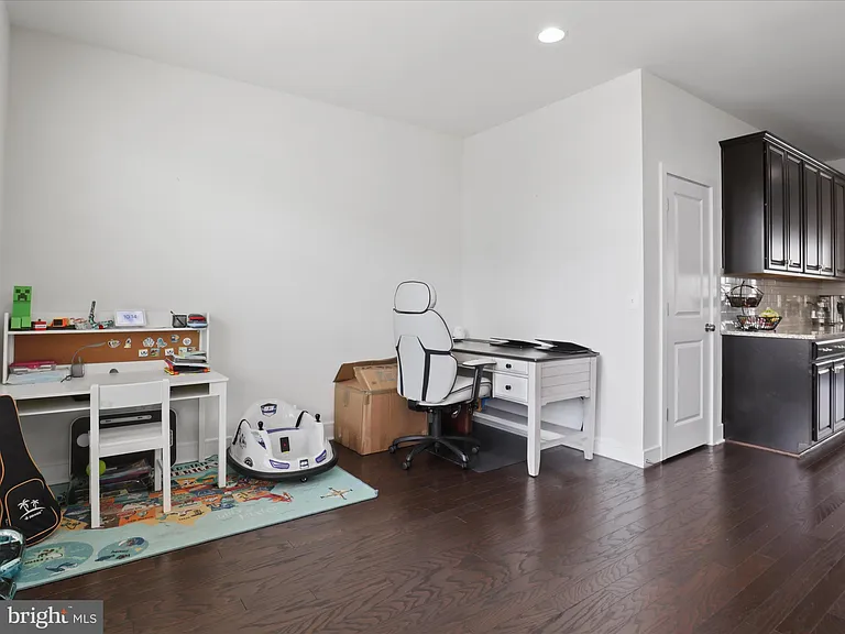 25441 Hartland Orchard Ter — Photo 7