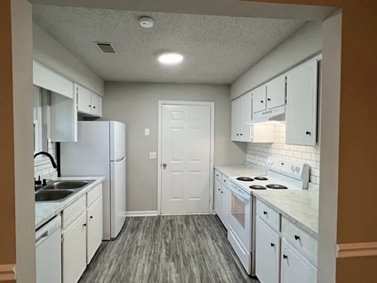184 Sequoia Cir — Photo 4