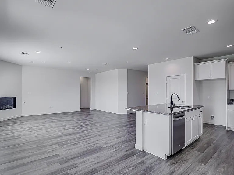 15017 Maryvale Ave — Photo 7