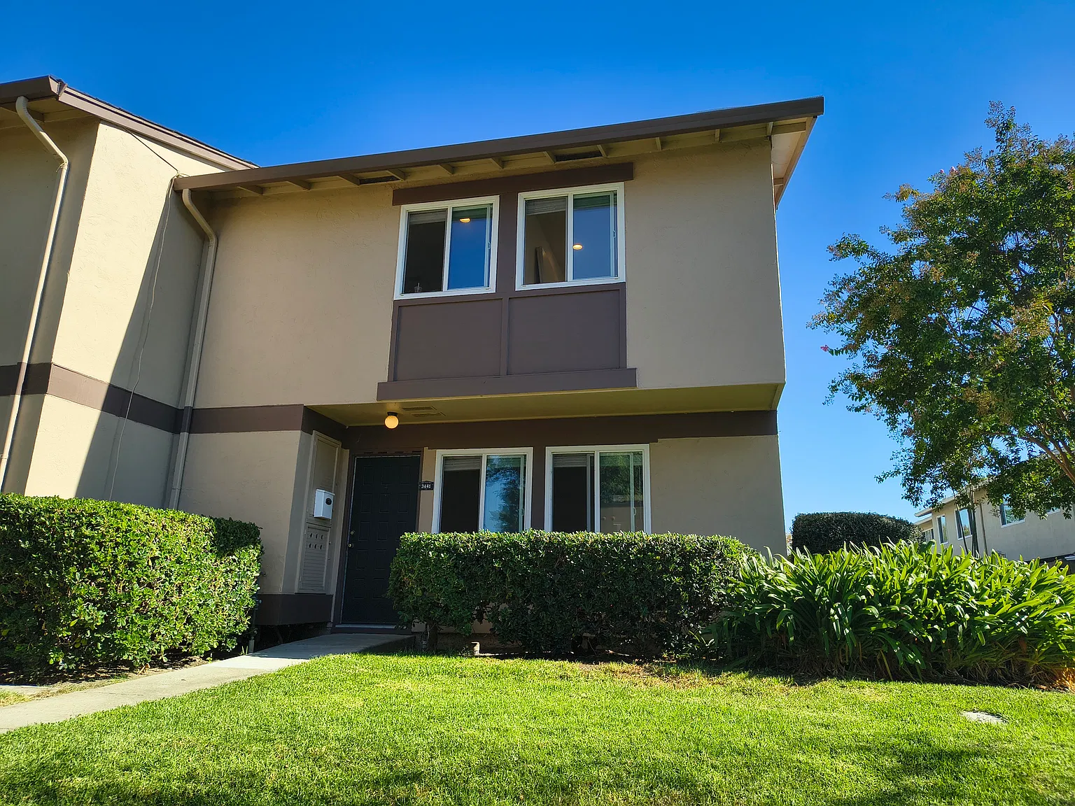 3 bed, 1.5 bath, 1176 sqft, $3,350 — Photo 1