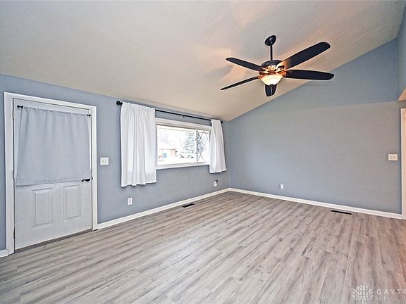 5th image of 4678 Longfellow Ave