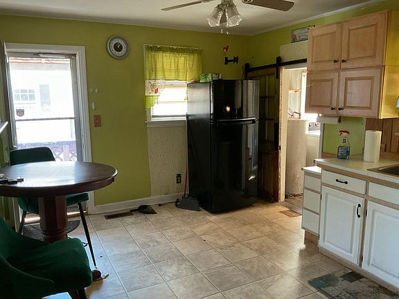 5th image of 1212 Jones St