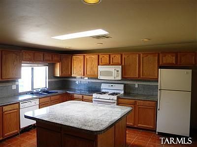 3rd image of 742 W Missouri St