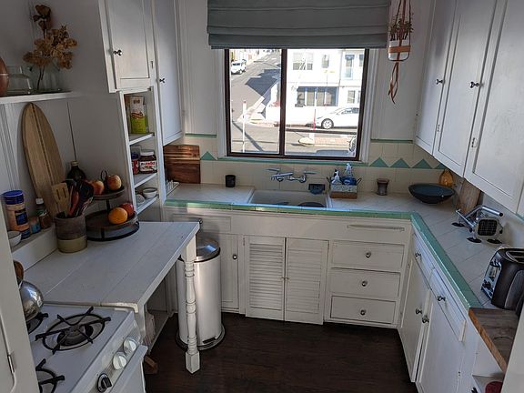 Kitchen with washer & dryer