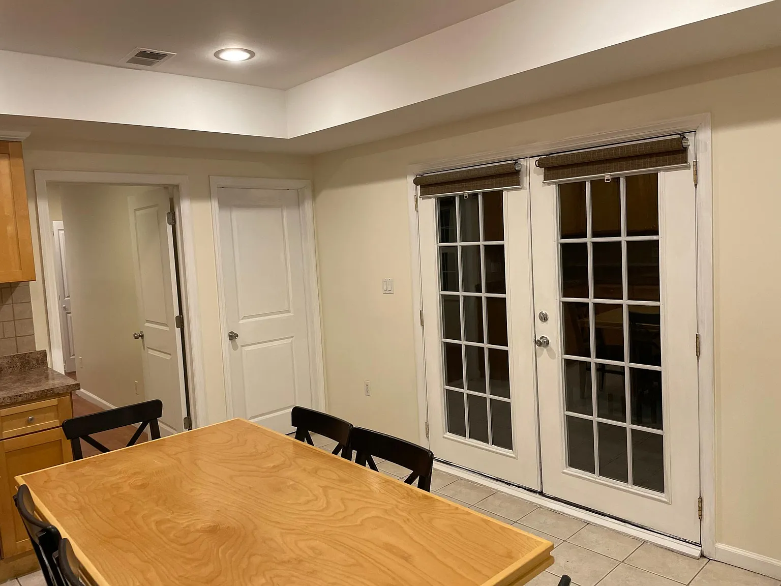 3 bed, 930 sqft, $2,600 — Photo 4