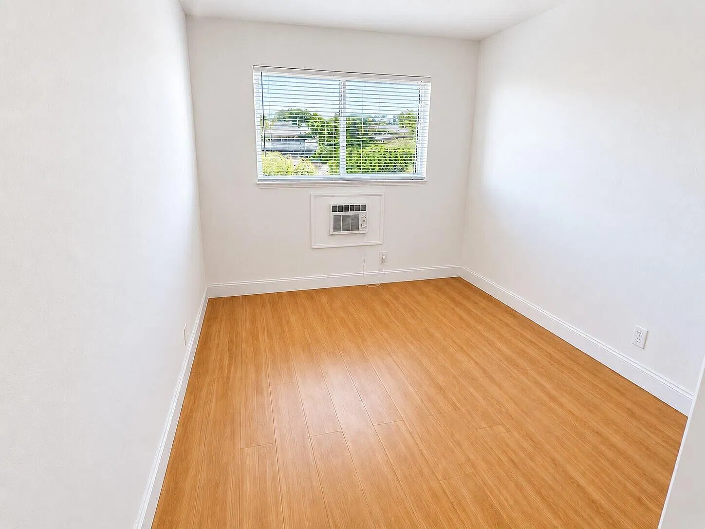 510 Lake Shore Dr — Photo 4