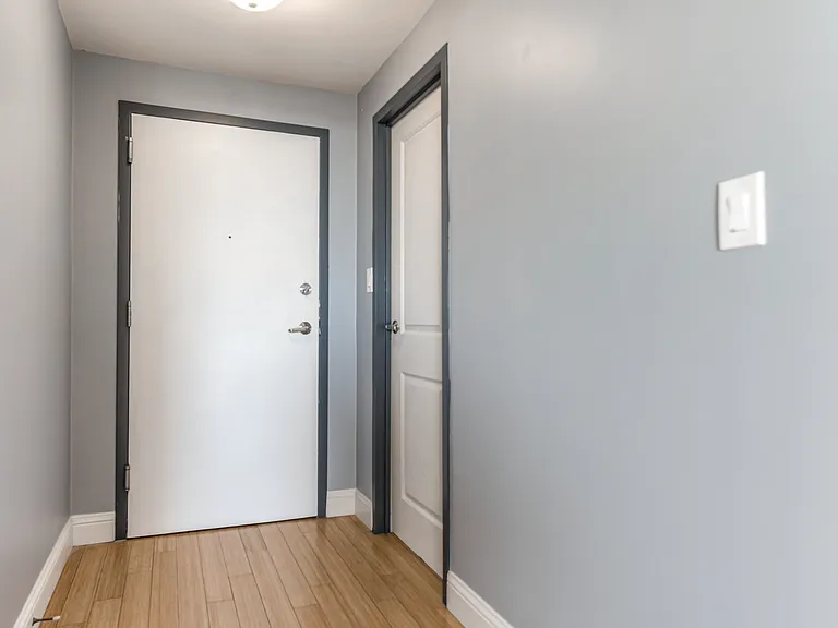 700 E 8th St #16-O — Photo 20