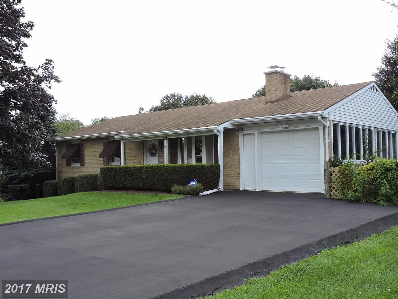 309 Woodpoint Ave photo 1
