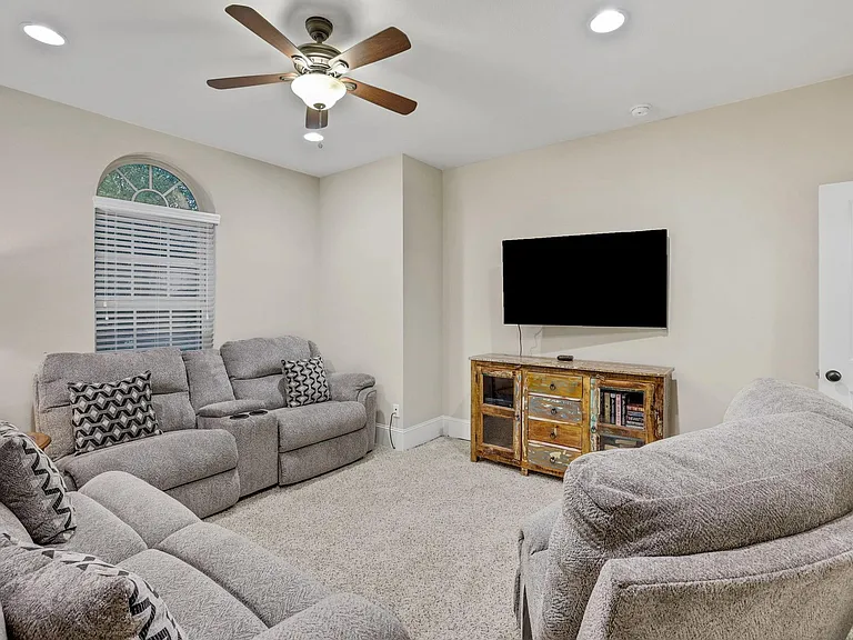 10423 Hatcher Dr — Photo 35