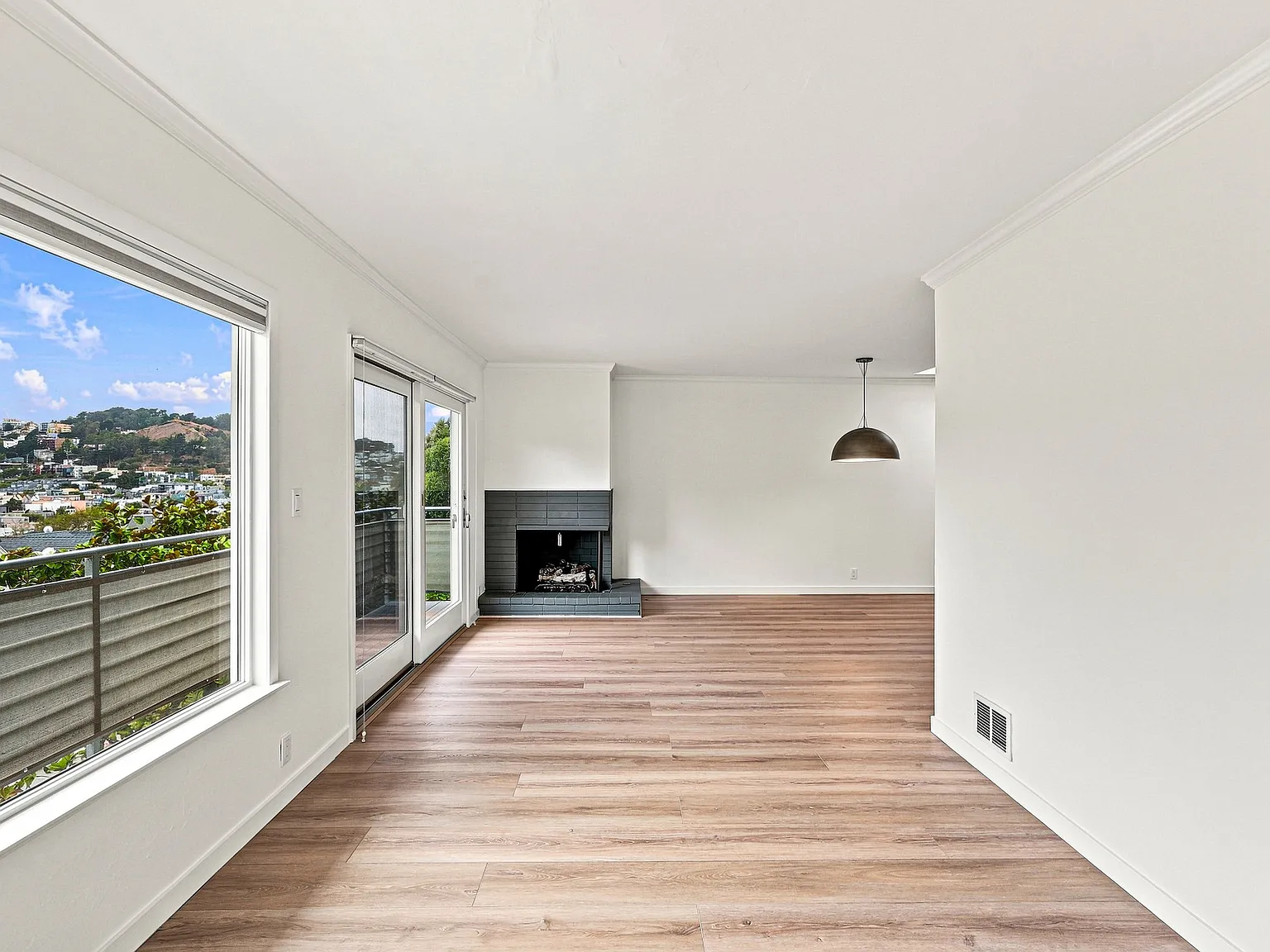 2 bed, 1200 sqft, $7,750 — Photo 2