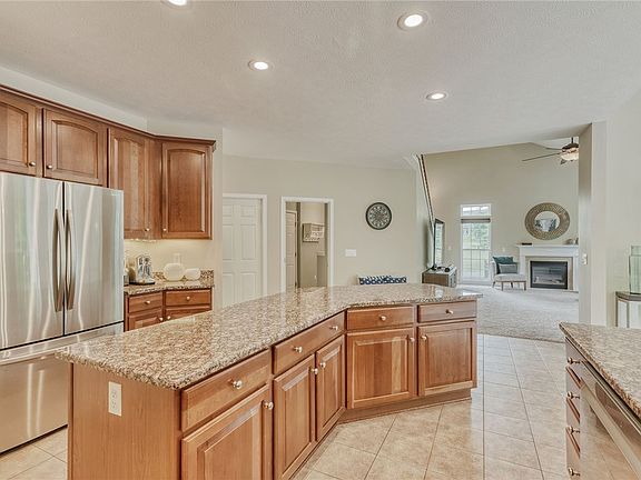 2nd image of 5967 Woodside Cir