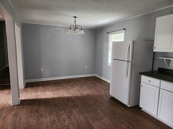 4th image of 5221 Mawood Ave
