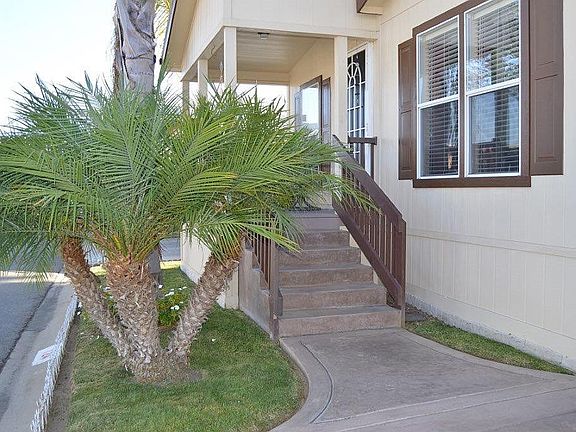 3rd image of 200 N El Camino Real Space 124