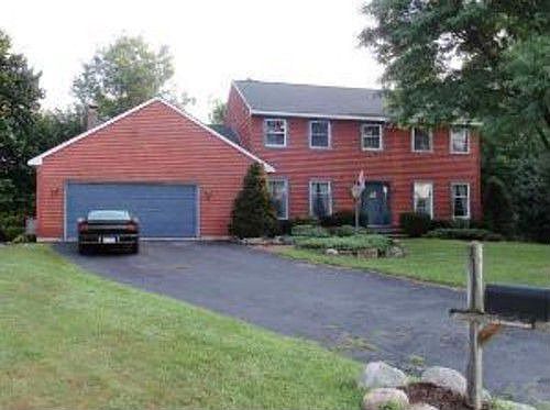 1st image of 14 Hillock Ct