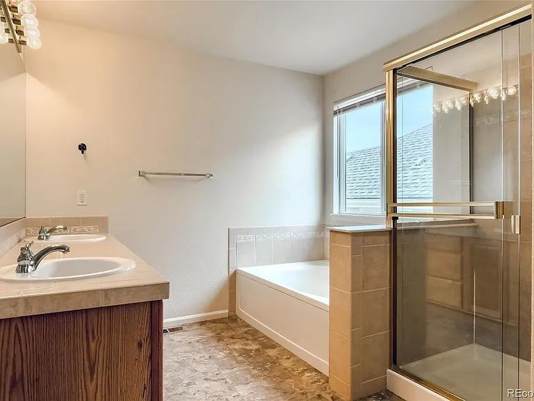 5944 S Ukraine St — Photo 12