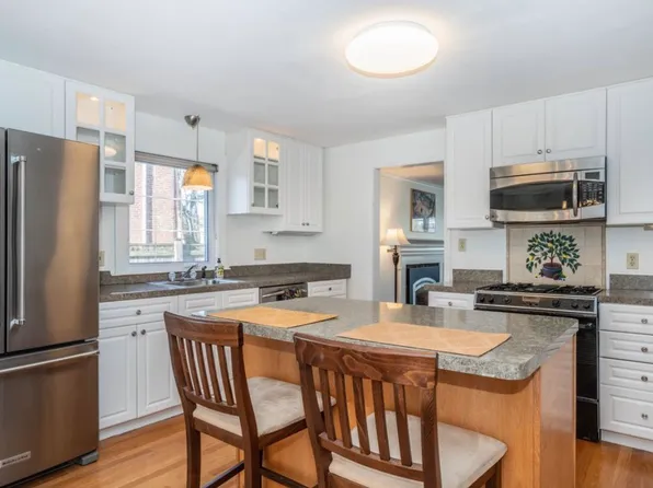 59 Milton St #1, West Hartford, CT 06119