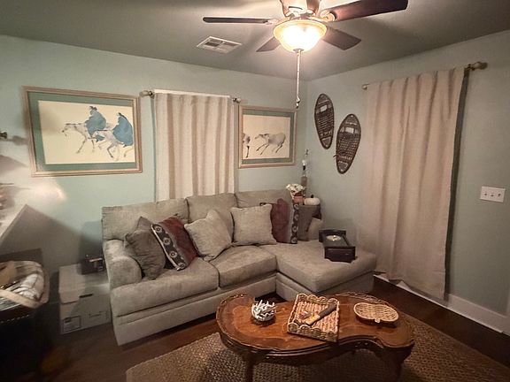 3rd image of 414 Academy St