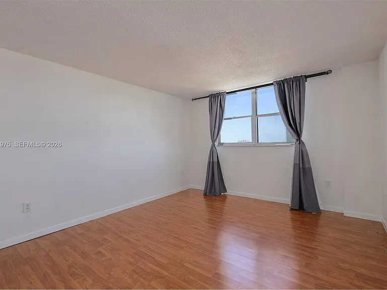 6900 Bay Dr #6H — Photo 17
