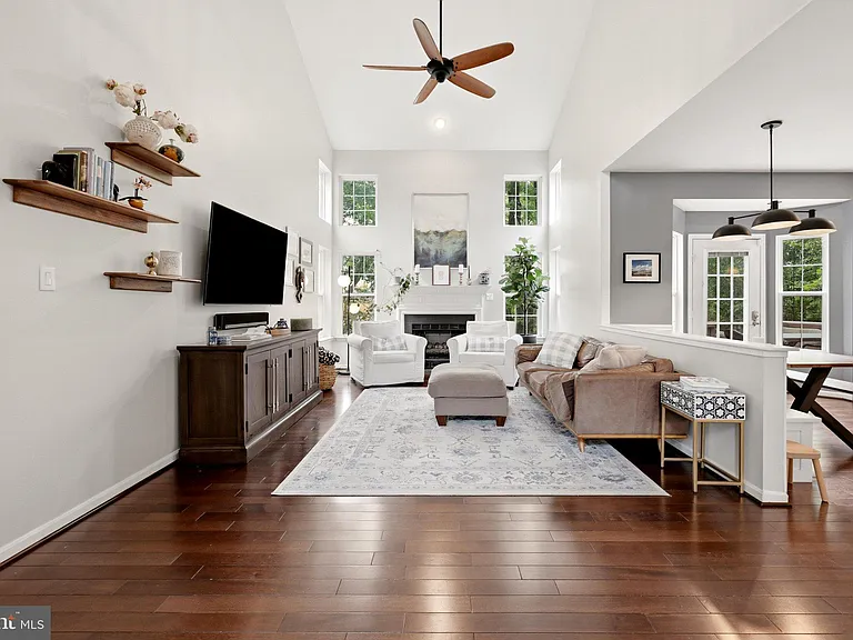 44218 Palladian Ct — Photo 15