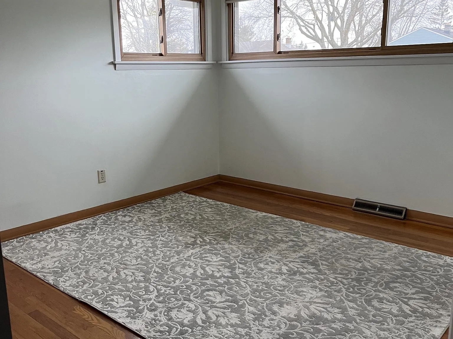 3 bed, 1.5 bath, 2800 sqft, $2,215 — Photo 4