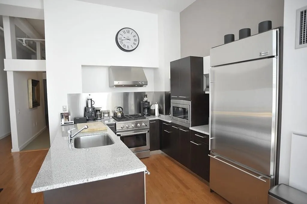 88 Kingston St — Photo 1