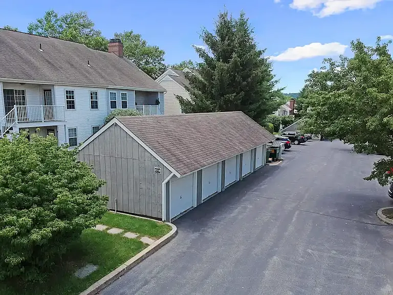 Exton Crossing Apartment Homes — Photo 53