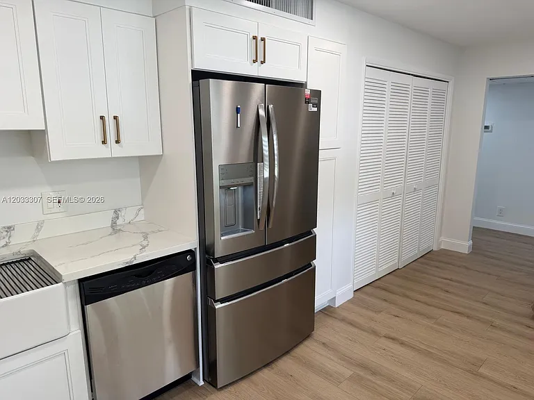 4261 W Palm Aire Dr #202 — Photo 6
