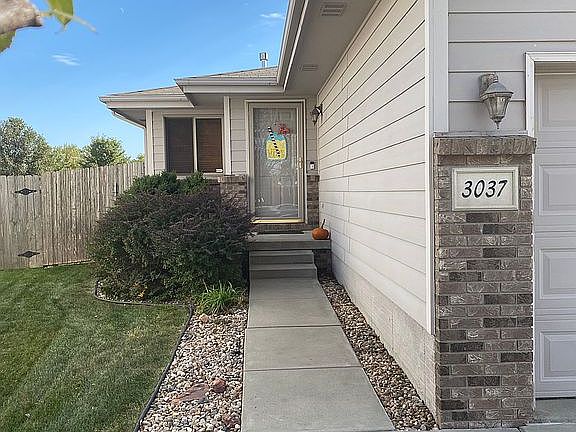 2nd image of 3037 W Sumner St
