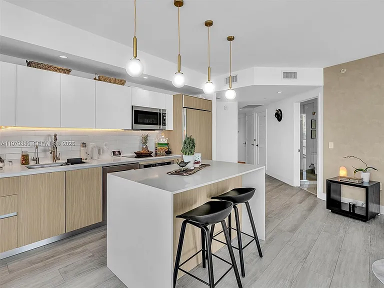 121 NE 34th St #2104 — Photo 10