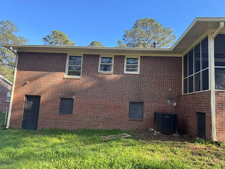 1840 Springwood Dr — Photo 3