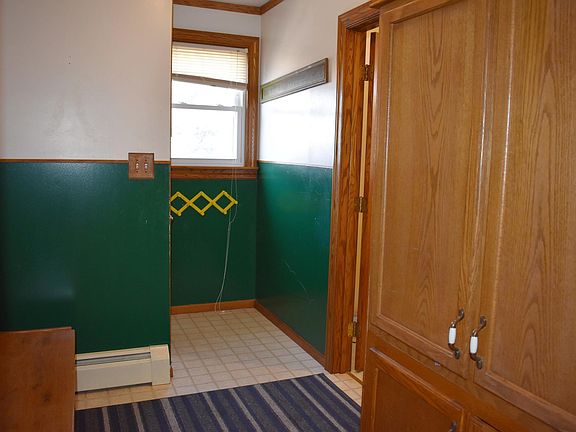 2nd image of 411 W Main St