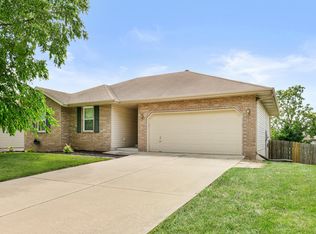 5221 S Cloverdale Ln, Battlefield, MO 65619