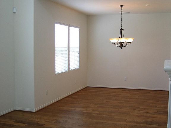 5th image of 762 Ocean Breeze Dr