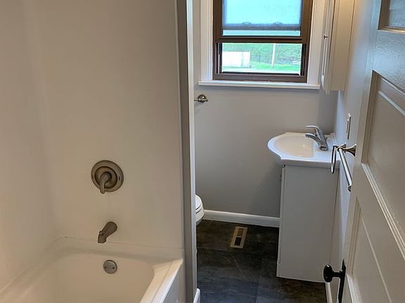 3rd image of 1252-1254 Blair Ave