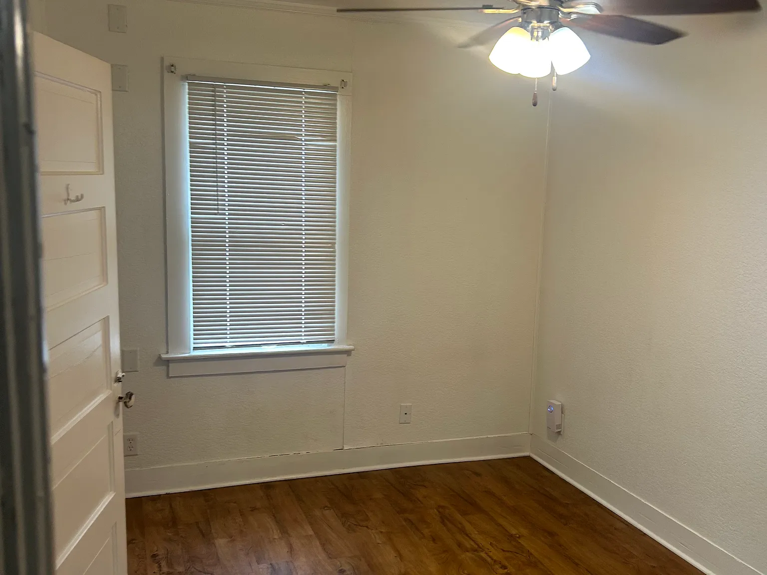 2 bed, 576 sqft, $725 — Photo 2