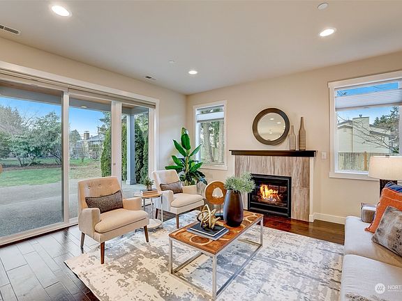 5th image of 24605 9th Avenue S