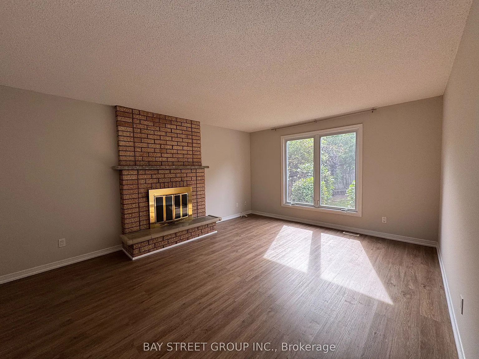 6 bed, $4,350 — Photo 3