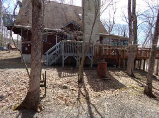 137 Oxford St, Bushkill, PA 18324