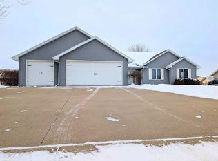 N9427 Handel Dr, APPLETON, WI 54915