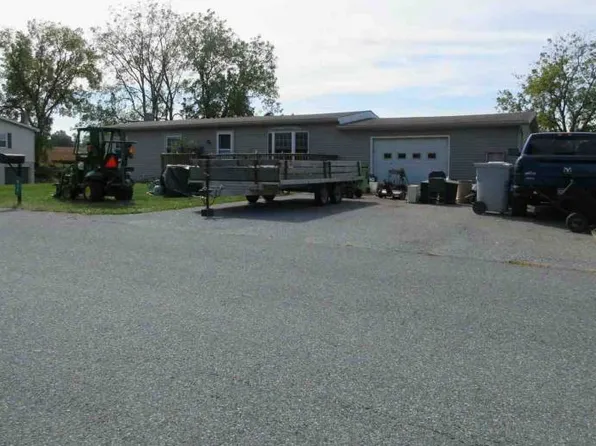313 Horseshoe Dr, Annville, PA 17003