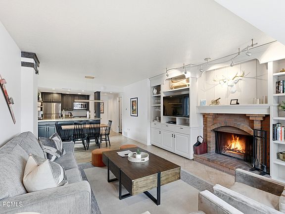 4th image of 50 N Shadow Ridge Rd #4300