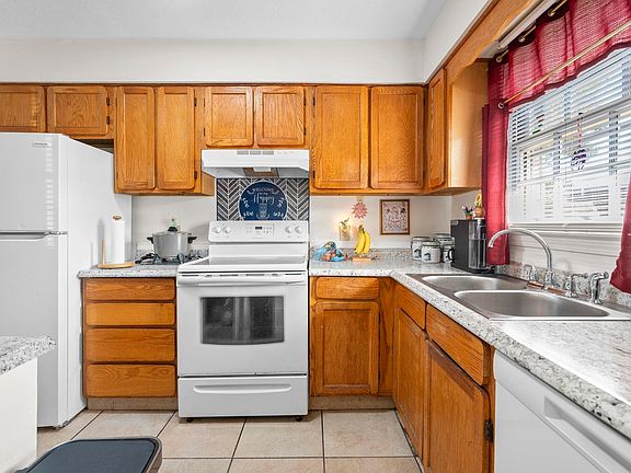 3rd image of 1025 Carolina Rd. #I-7