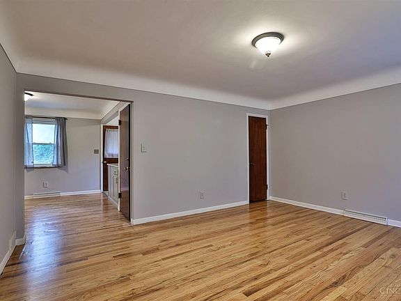 5th image of 1621 Frederick Ave
