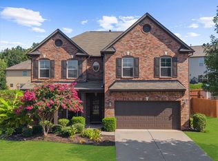 4020 Raccoon Ln, Cumming, GA 30028