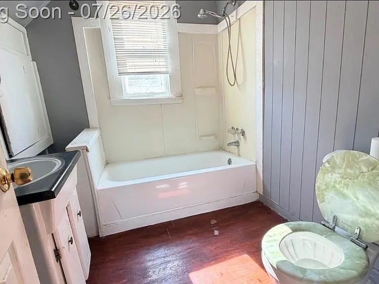 7068 Ford Ave — Photo 6