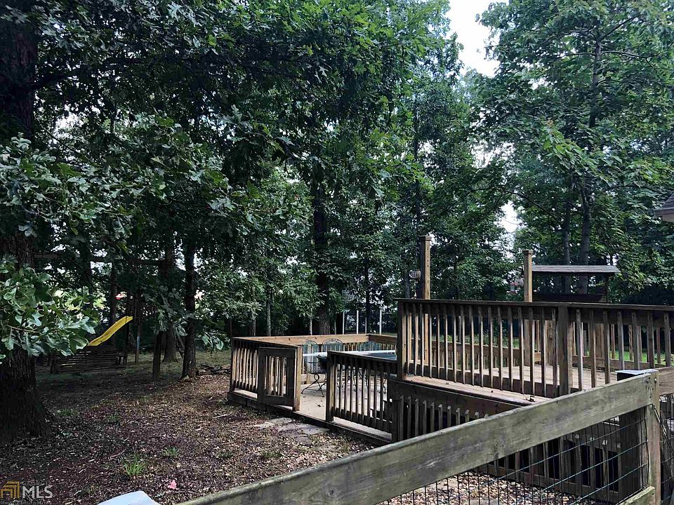 2nd image of 1099 Hemphill Rd