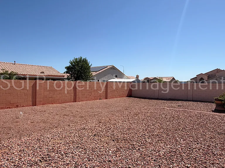 10318 W Missouri Ave — Photo 14