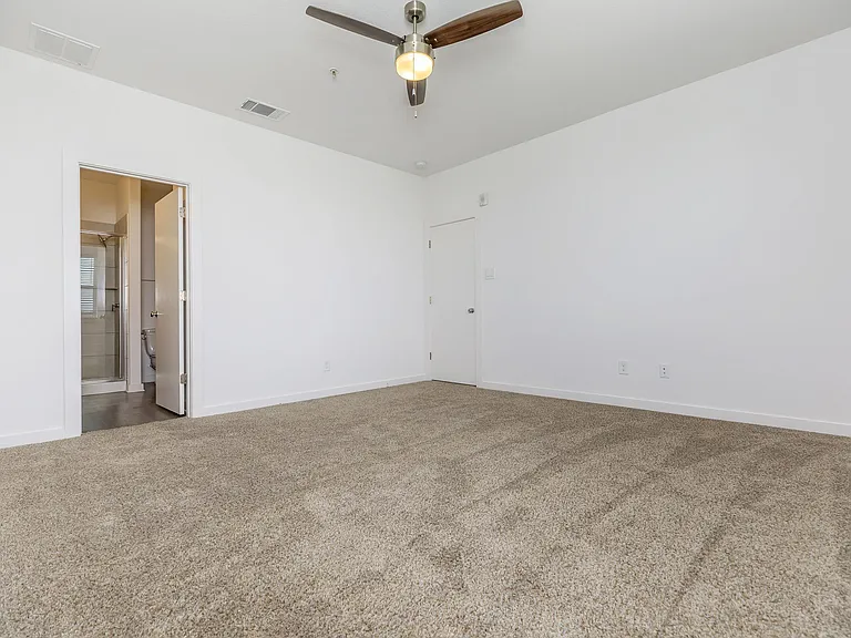 433 Ll — Photo 7