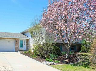 1322 Kenneth Dr, Bloomington, IL