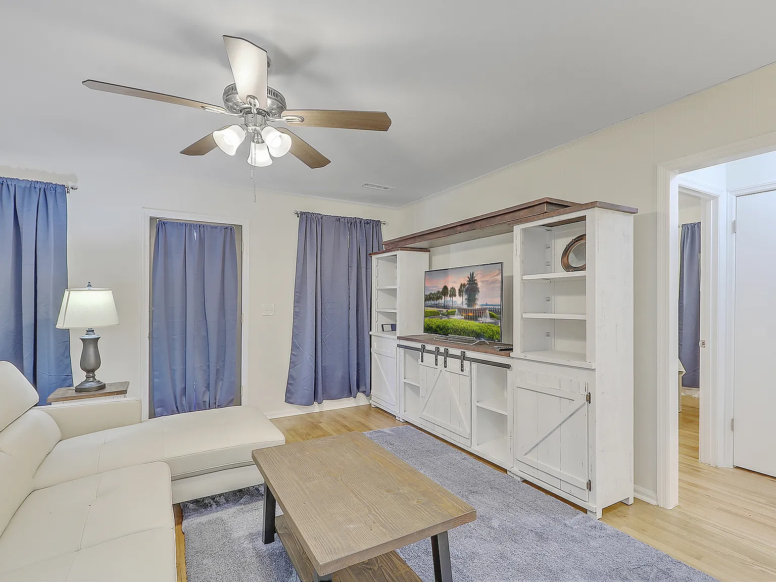 3 bed, 1154 sqft, $3,300 — Photo 4